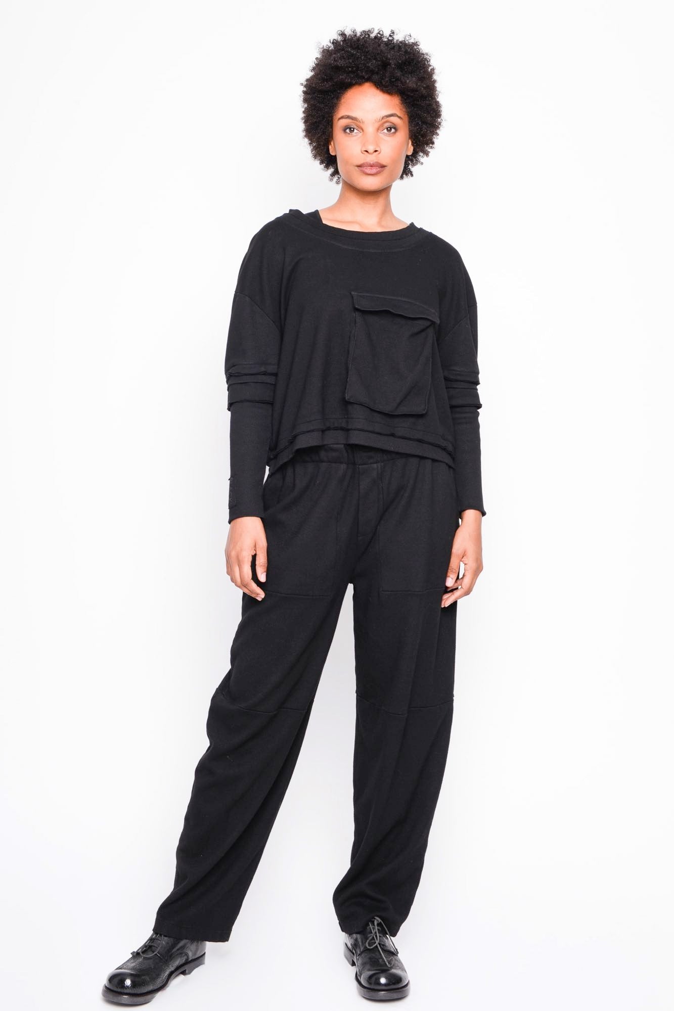 
                  
                    262.01.02 RV100 BLACK
                  
                