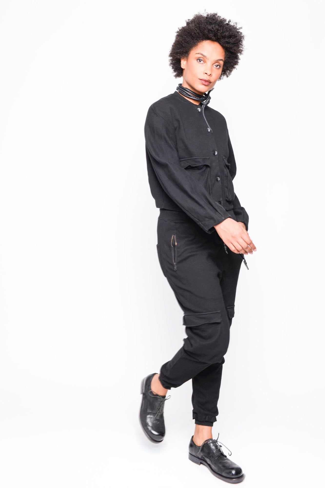 
                  
                    262.01.01 RV100 BLACK
                  
                
