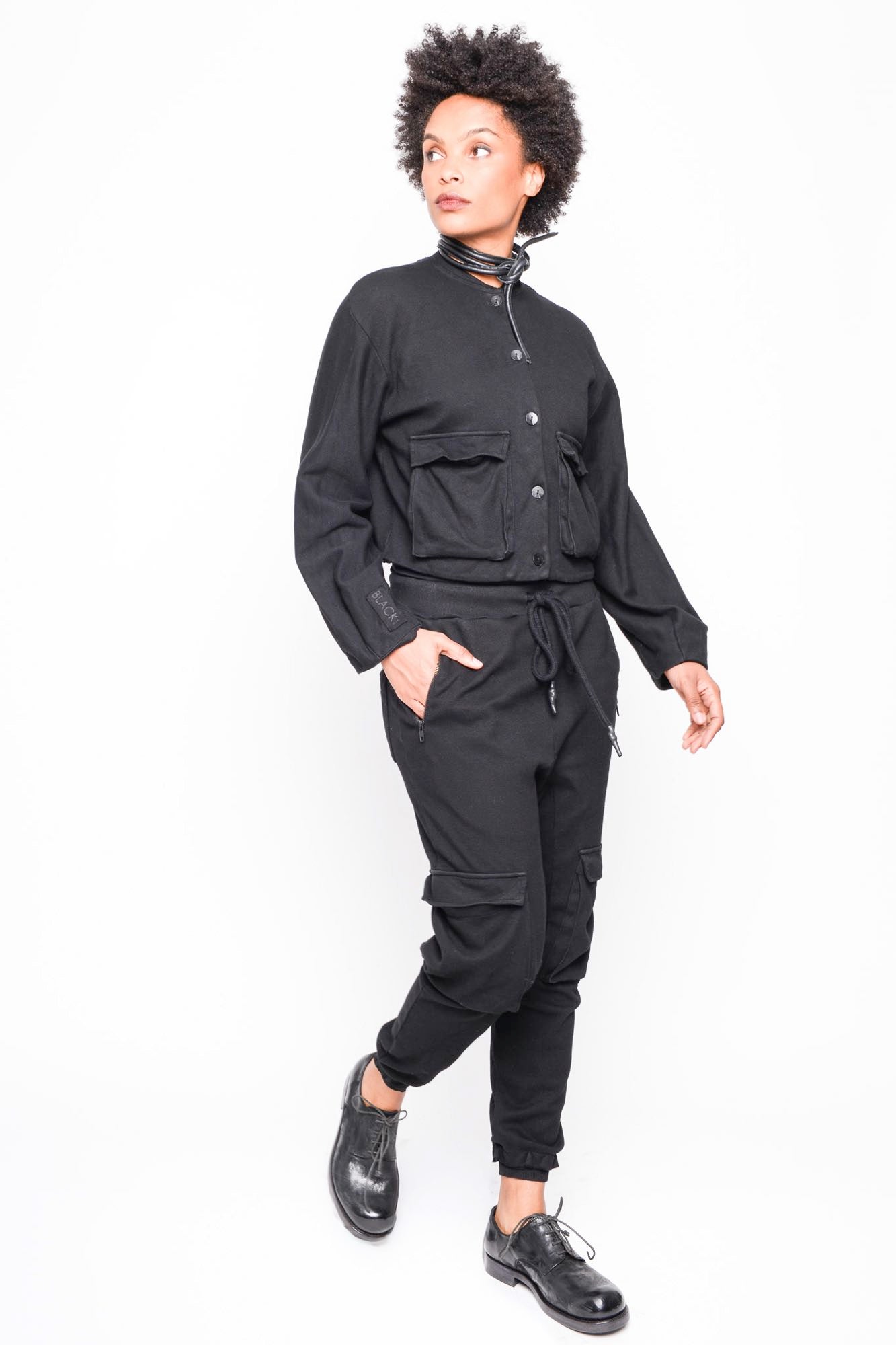 
                  
                    262.01.01 RV100 BLACK
                  
                