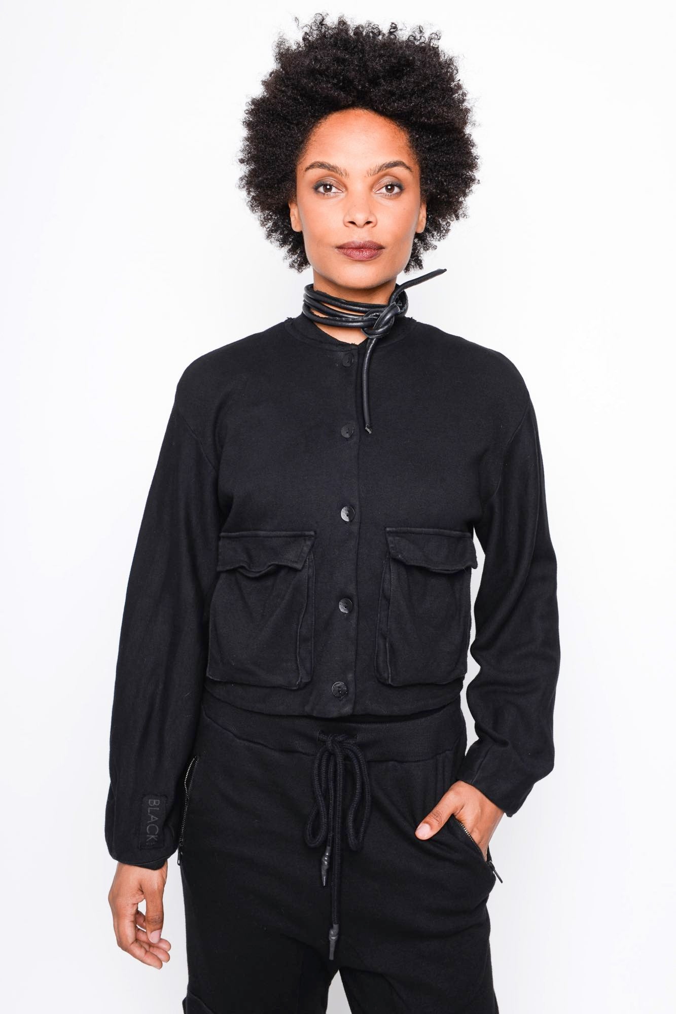 
                  
                    262.01.01 RV100 BLACK
                  
                