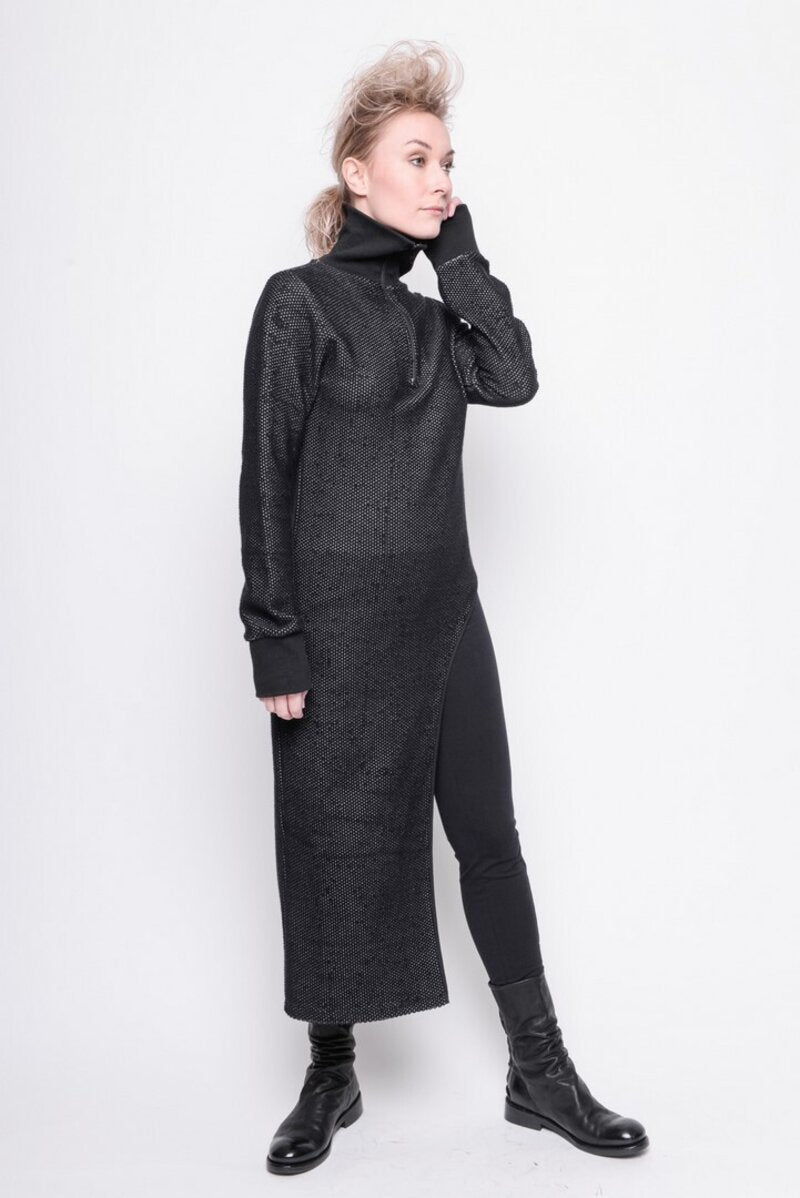 
                  
                    202.02.05 DRESS COLLECTABLE 100% COTTON BLACK AND GREY
                  
                