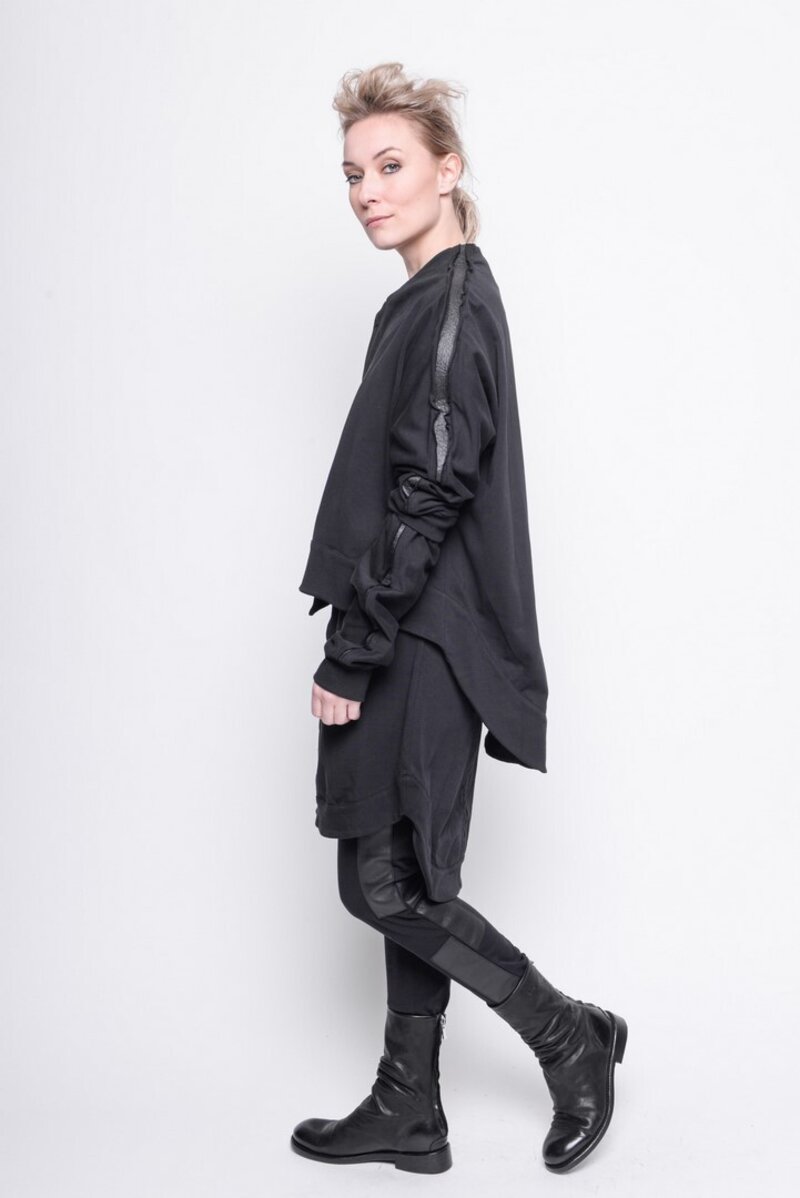 
                  
                    202.07.01 DRESS FASCINATING 100% CO 100% PINETEX PLAIN BLACK
                  
                