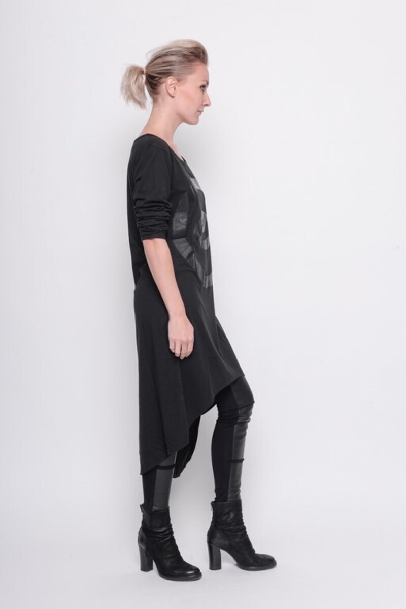 
                  
                    202.23.03 Dress EYE 60% COTTON 40% MODAL BLACK
                  
                