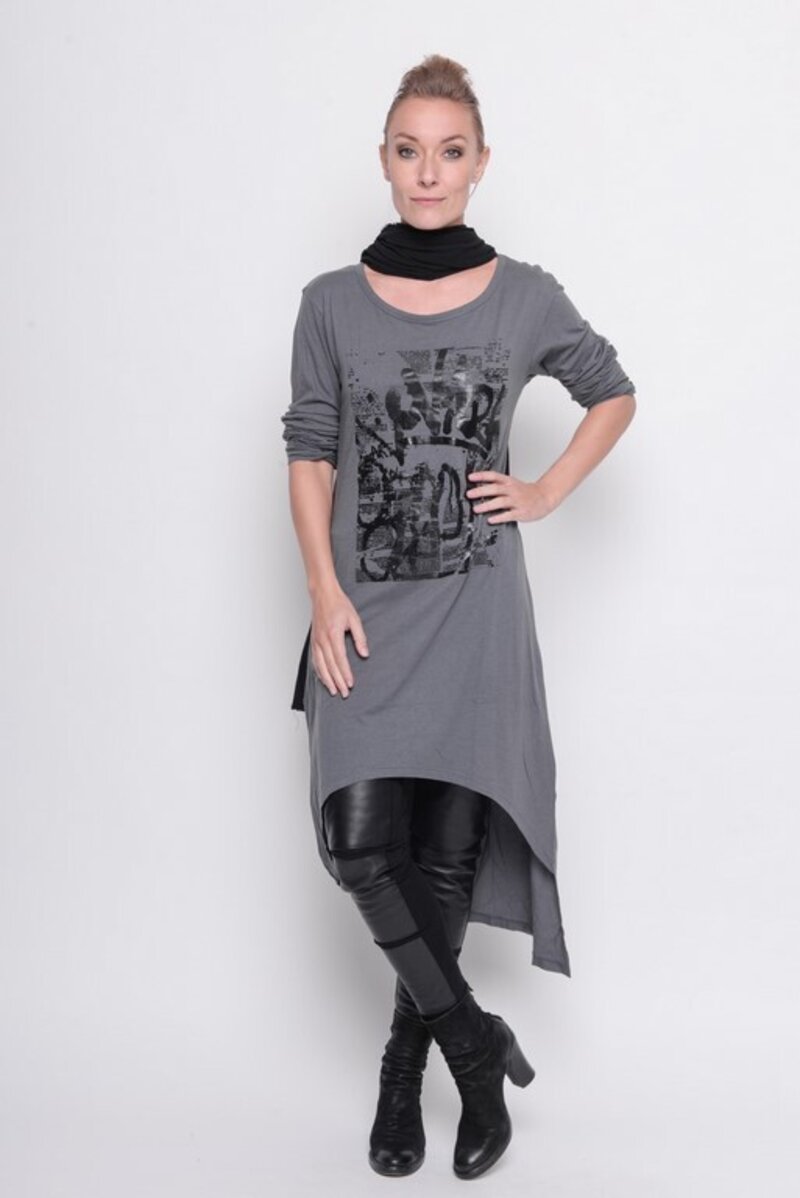 
                  
                    202.23.03 Dress GRAFFITI 60% COTTON 40% MODAL GREY
                  
                