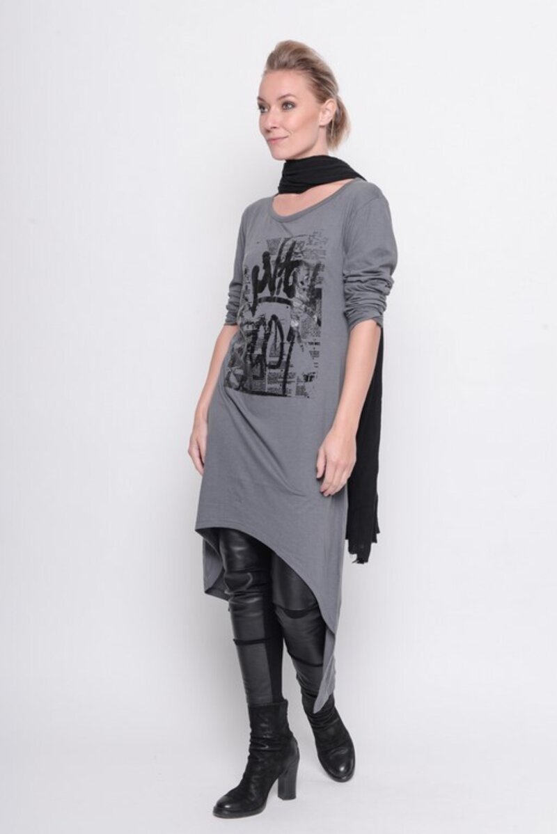 
                  
                    202.23.03 Dress GRAFFITI 60% COTTON 40% MODAL GREY
                  
                