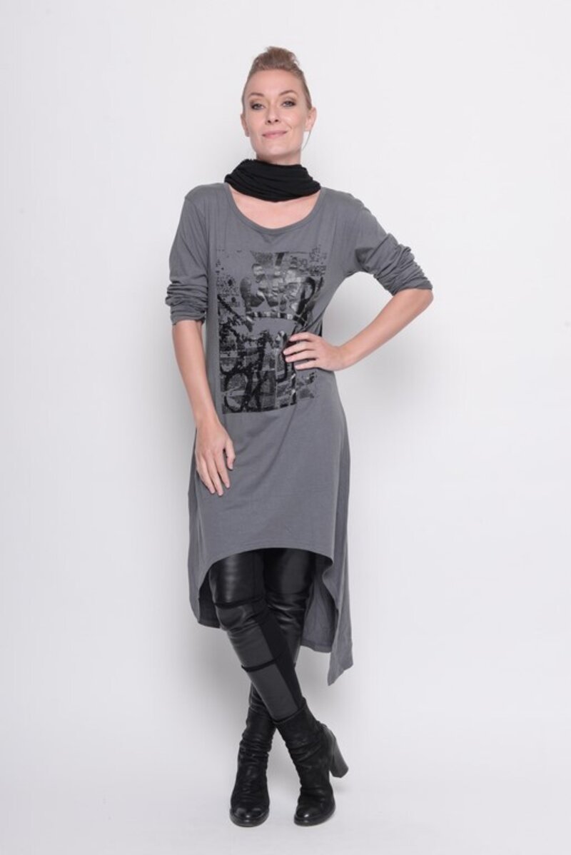 
                  
                    202.23.03 Dress GRAFFITI 60% COTTON 40% MODAL GREY
                  
                