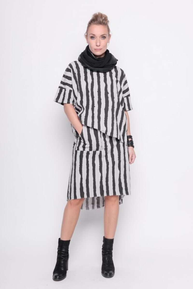 
                  
                    211.18.05 Dress Face To Face 100% Cotton Stripe
                  
                