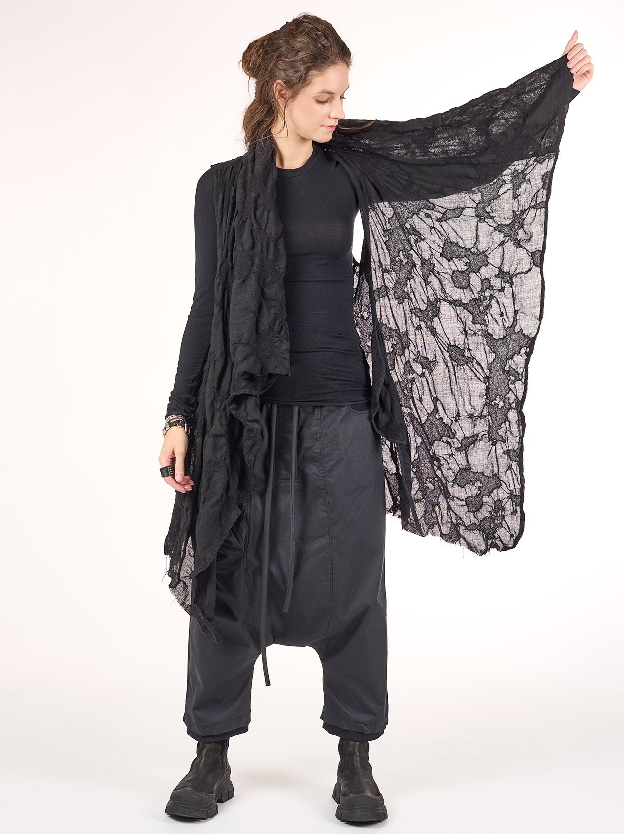 
                  
                    STUDIO B3 GILET FENETRA RBB 2039
                  
                