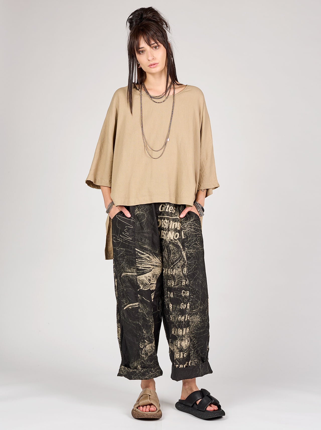 
                  
                    STUDIO B3 PANTS MIRRO NB 2111 BLACK
                  
                