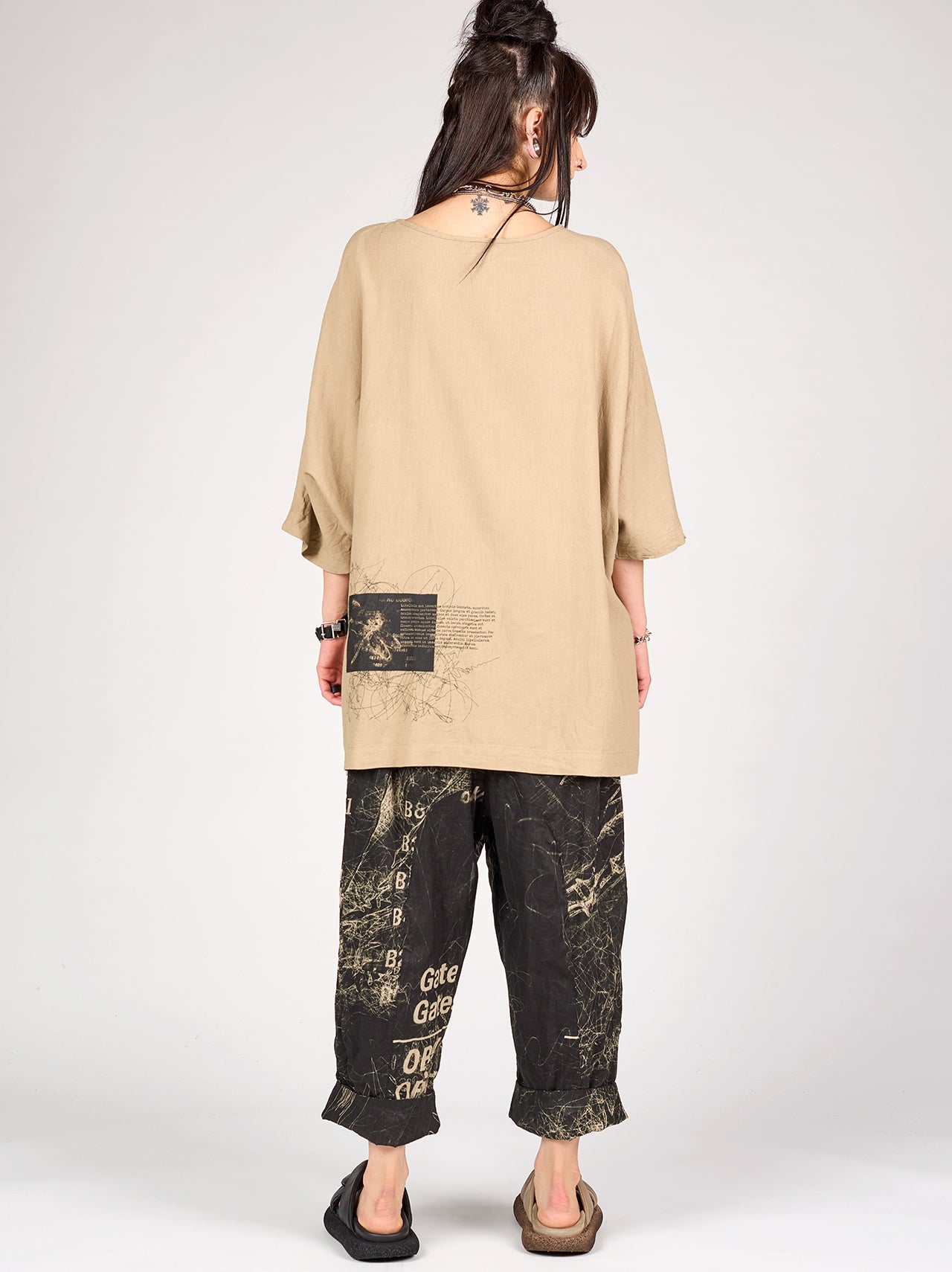 
                  
                    STUDIO B3 TUNIC OLYANA NB 2112 BLACK
                  
                