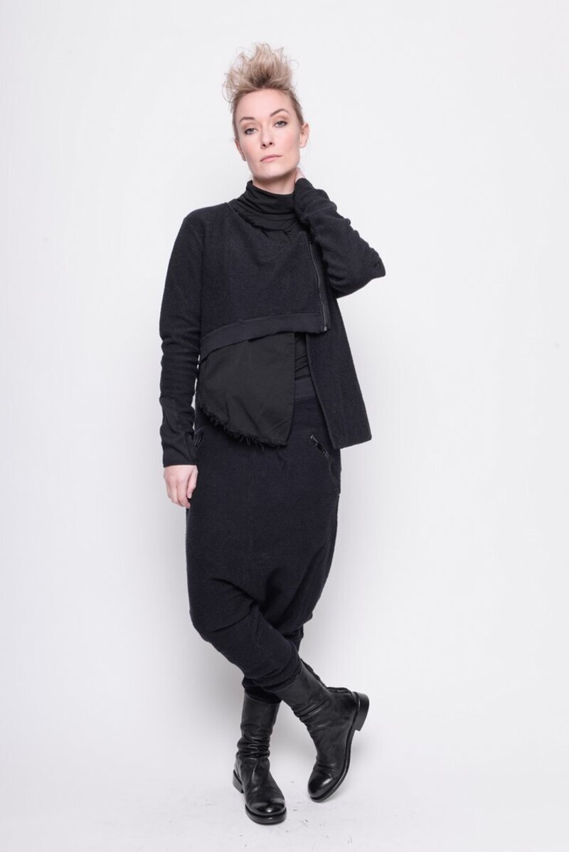 
                  
                    202.02.03 PANT BALANCED 100% COTTON PLAIN BLACK
                  
                