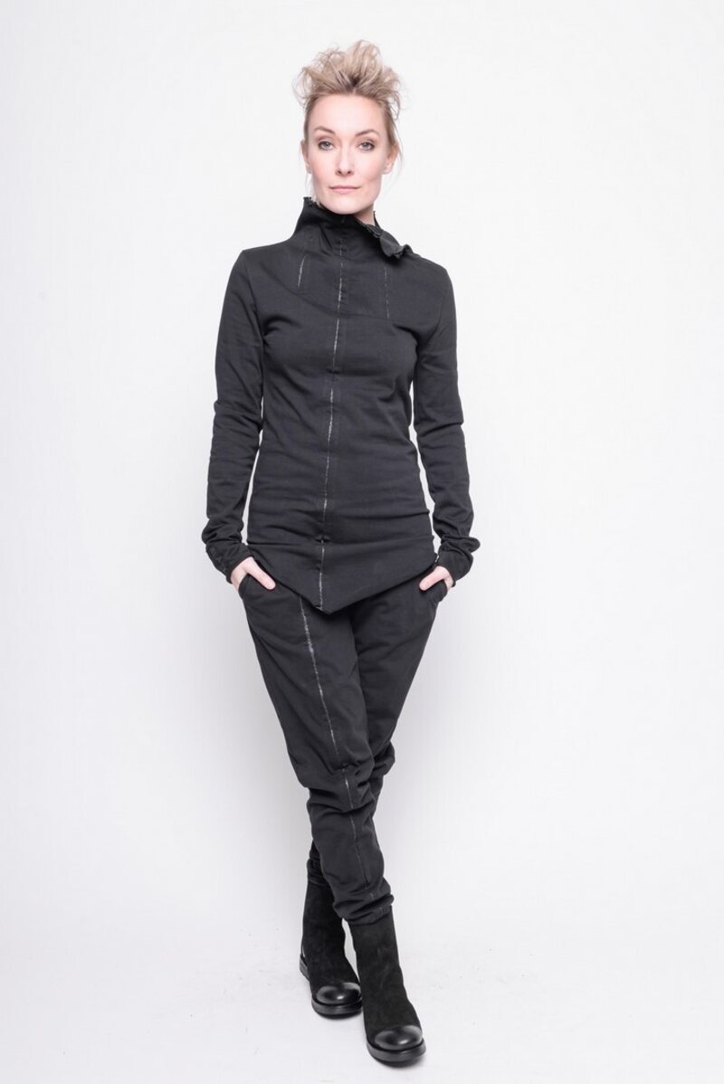 
                  
                    202.07.03 PANT FLUID 100% CO 100% PINETEX PLAIN BLACK
                  
                