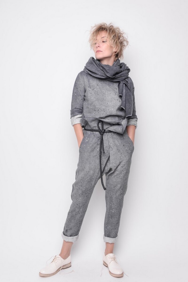 
                  
                    191.25.03 GLOW 100% LINNEN GREY
                  
                
