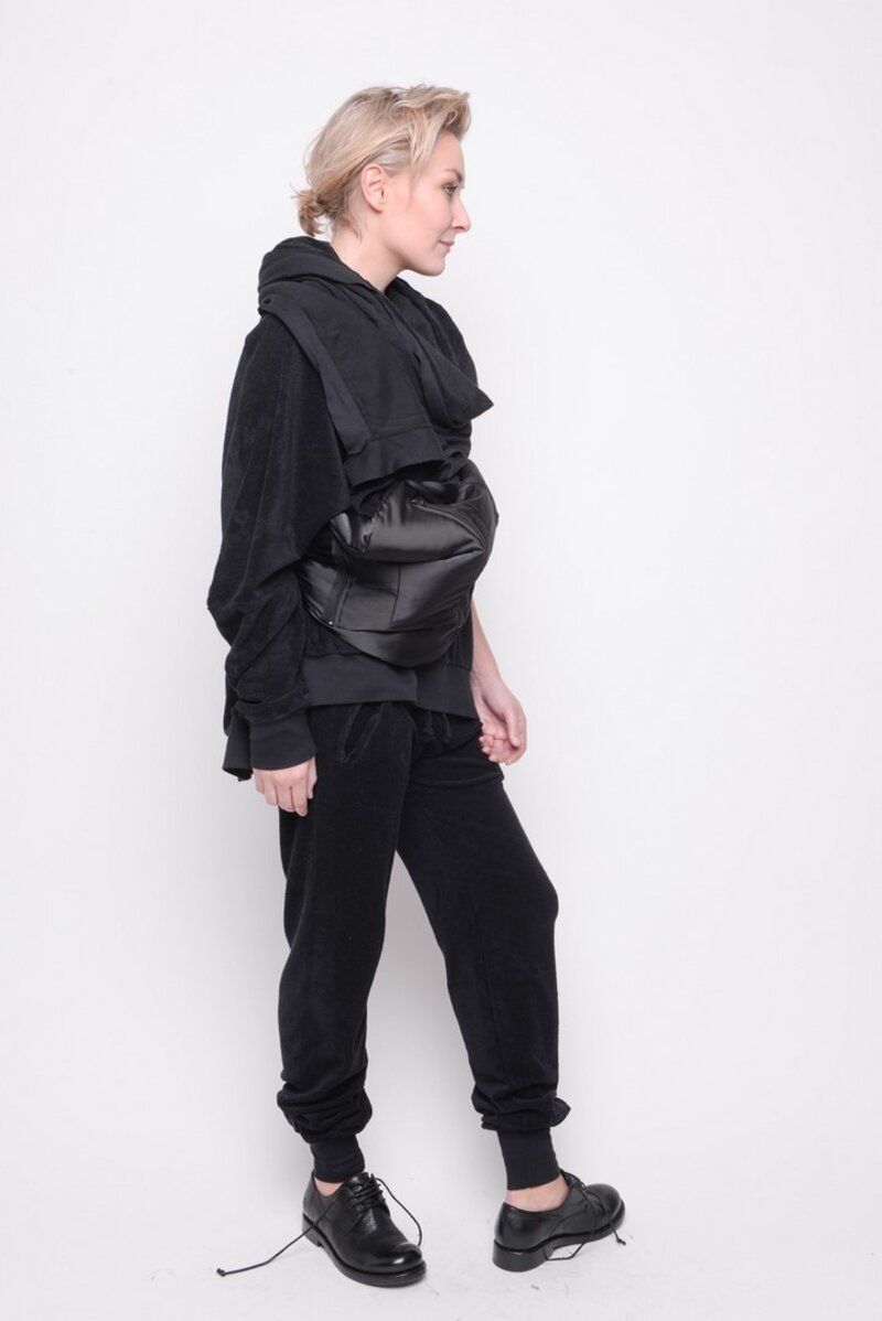 
                  
                    192.02.04 INVOLVED TOWEL 100% COTTON BLACK
                  
                