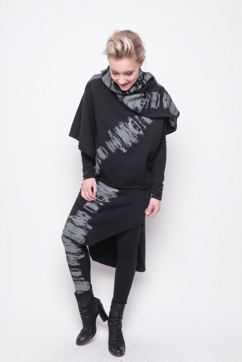 
                  
                    192.05.05 JUBILINGO 100% COTTON BLACK PRINT
                  
                