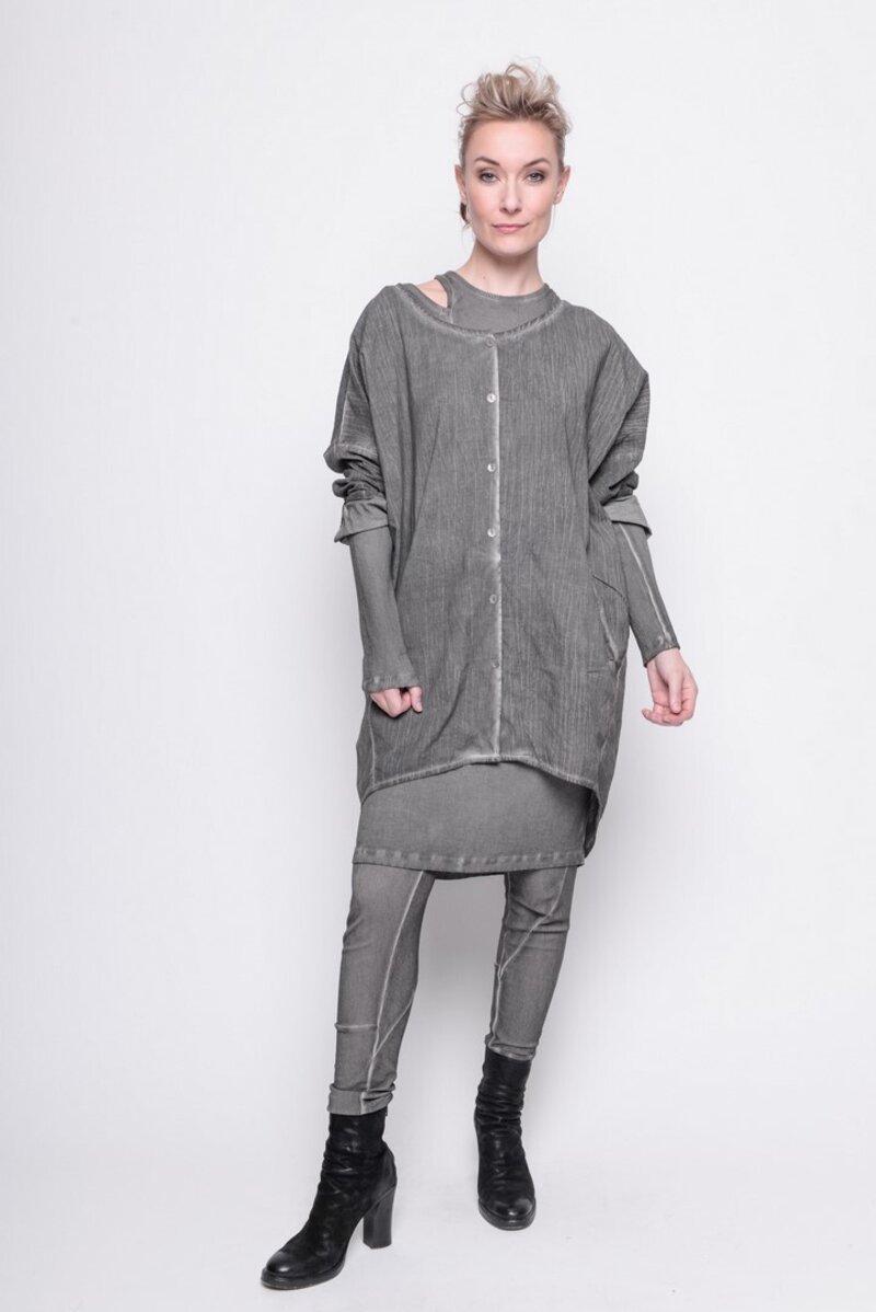 
                  
                    202.19.06 Pant Simple 95% MODAL 5%EA COLD DYE GREY
                  
                