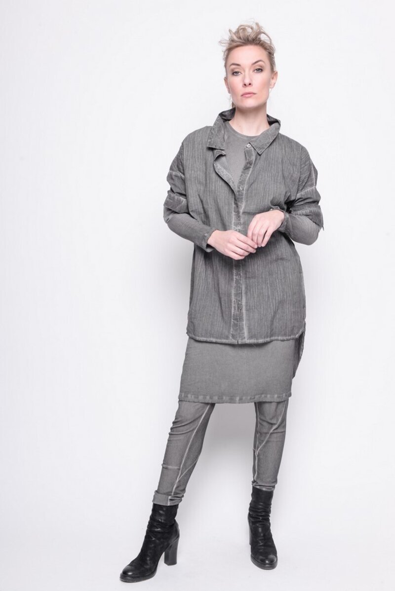 
                  
                    202.19.06 Pant Simple 95% MODAL 5%EA COLD DYE GREY
                  
                