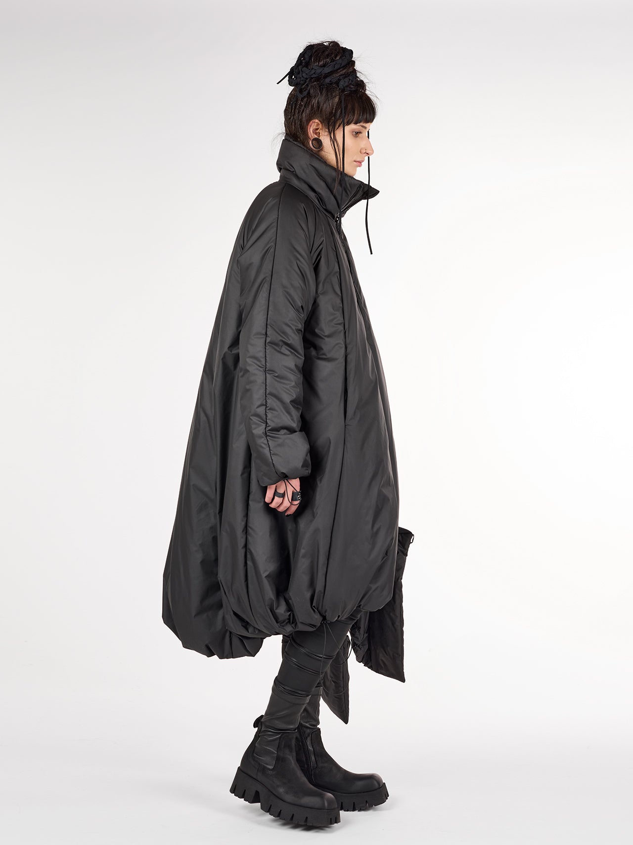 
                  
                    STUDIO B3 COAT AND GILET SONYA RBB 1997
                  
                