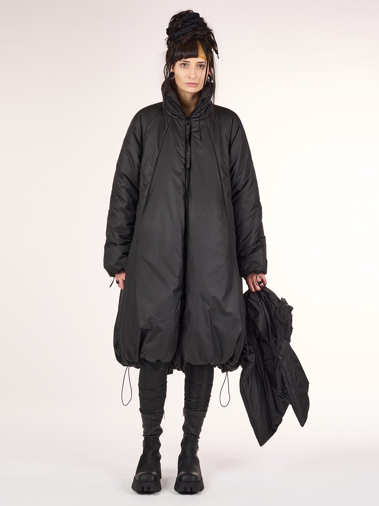 
                  
                    STUDIO B3 COAT AND GILET SONYA RBB 1997
                  
                