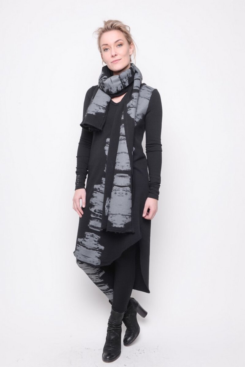 
                  
                    192.05.06 JAM 100% COTTON BLACK PRINT
                  
                