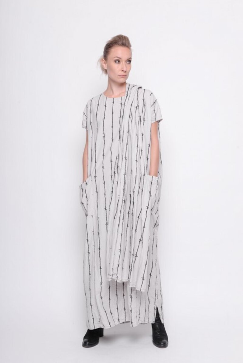 
                  
                    211.23.02 Scarf Fade Into You 100% Cotton Vapor with black print
                  
                
