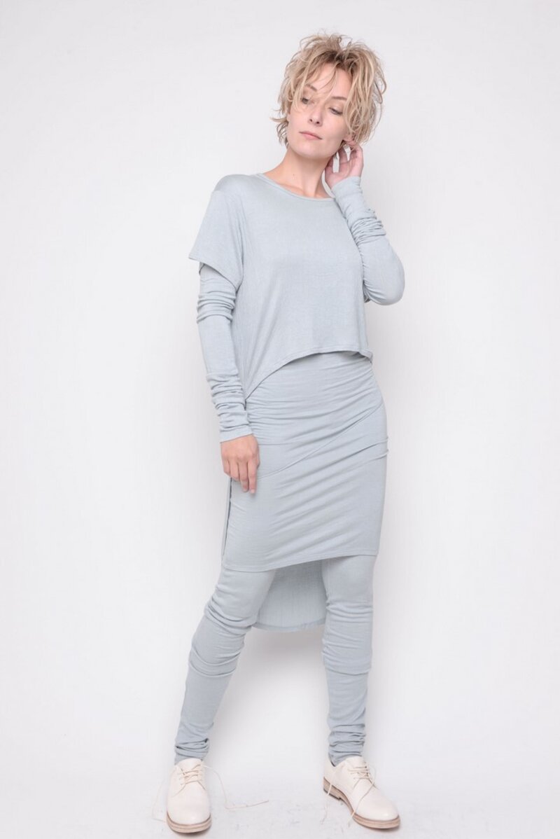 
                  
                    191.18.04 EXPANT 90% MODAL/ 7% LYCRA STONE
                  
                