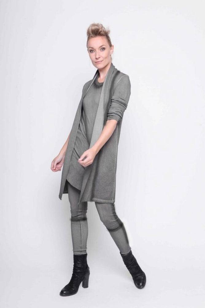 
                  
                    211.05.03 Slipdress Energic 96% org CO/4%elastan COLD DYE GREY with BLACK SPRAY
                  
                