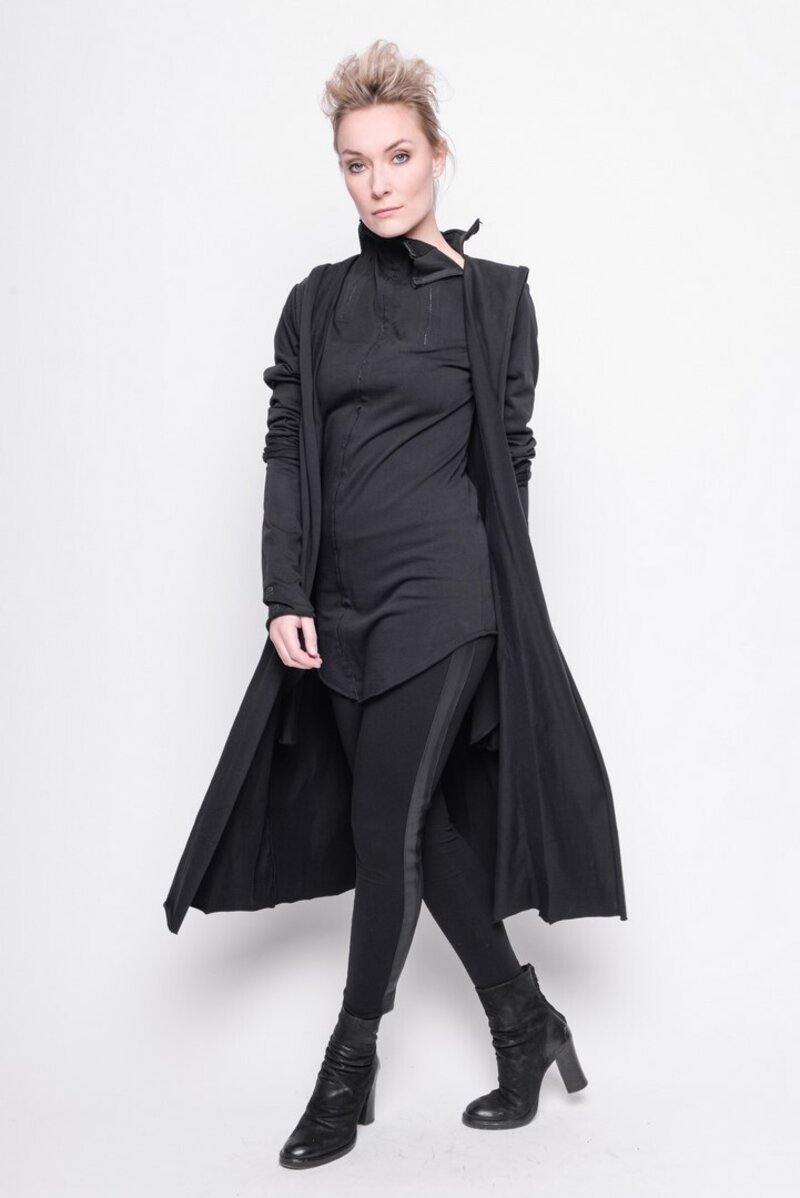 
                  
                    202.07.05 TOP FRESH 100% CO 100% PINETEX PLAIN BLACK
                  
                