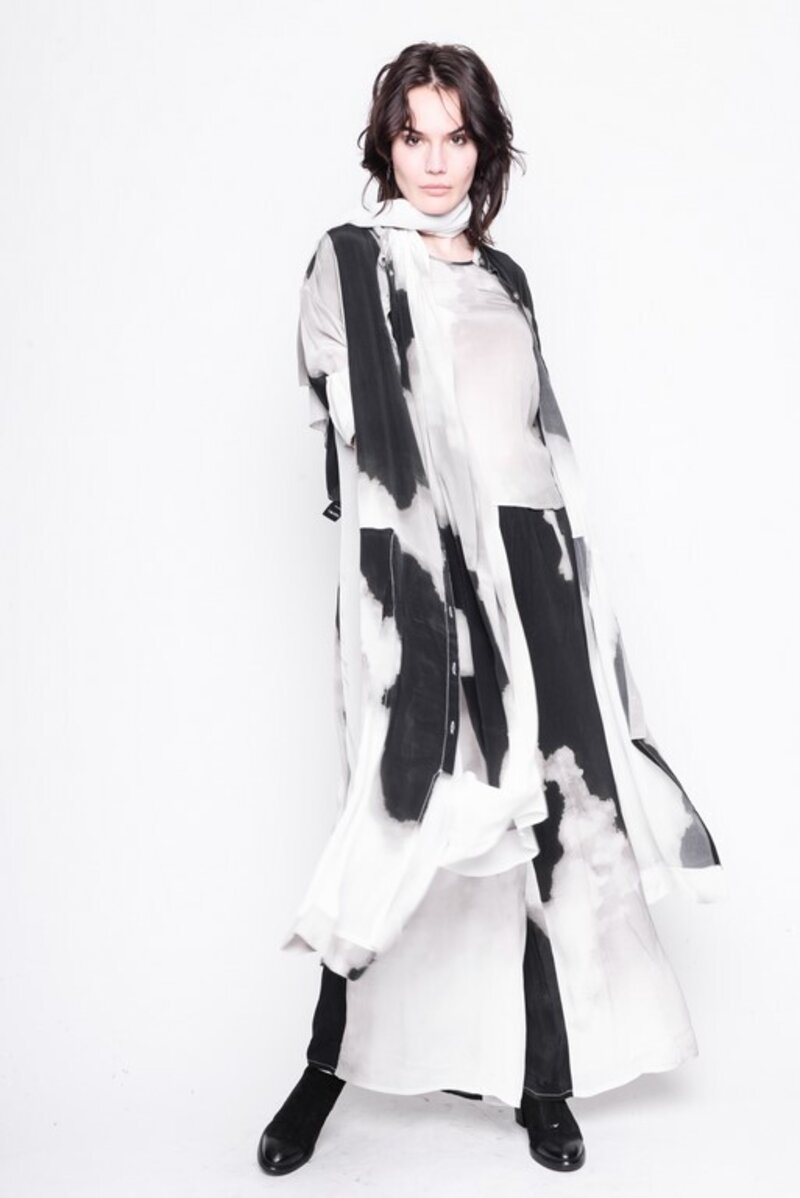 
                  
                    211.21.05 Top Touch The Sky 100% Viscose Printed Clouds
                  
                