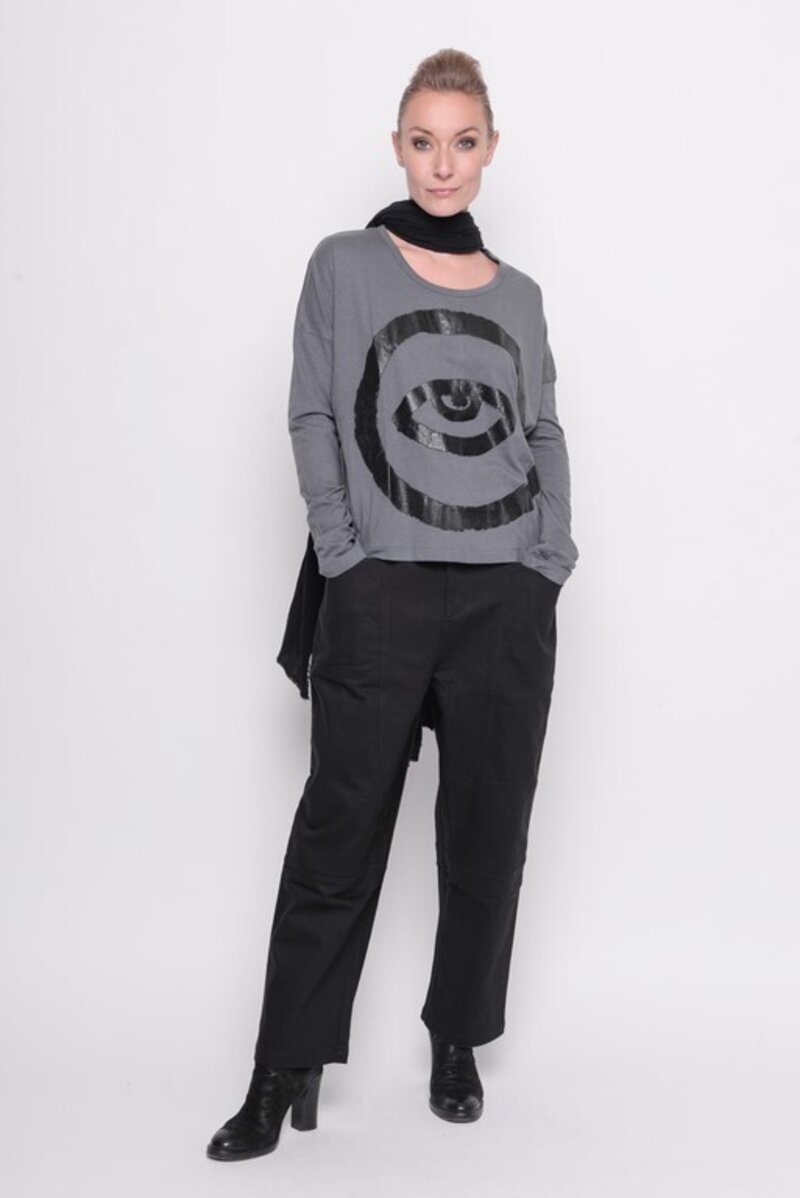 
                  
                    202.23.01 Top EYE 60% COTTON 40% MODAL GREY
                  
                