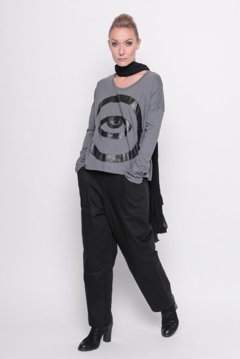 
                  
                    202.23.01 Top EYE 60% COTTON 40% MODAL GREY
                  
                