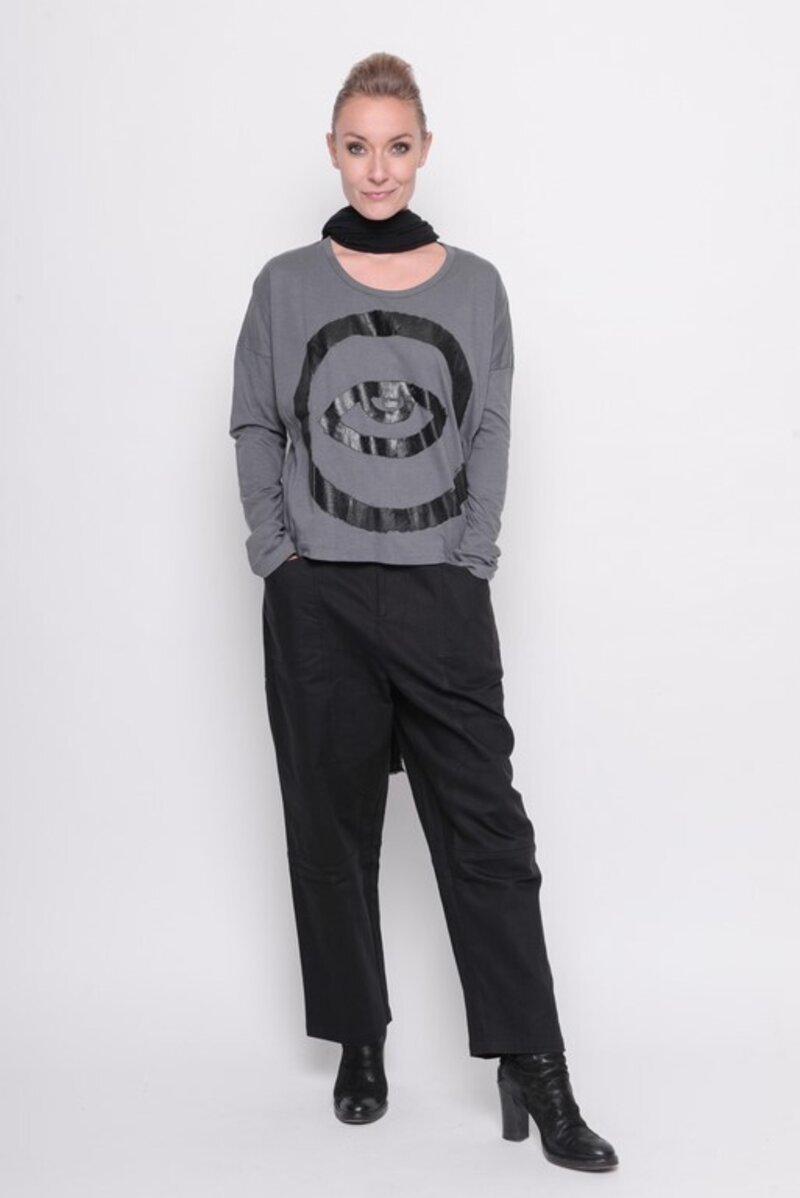
                  
                    202.23.01 Top EYE 60% COTTON 40% MODAL GREY
                  
                