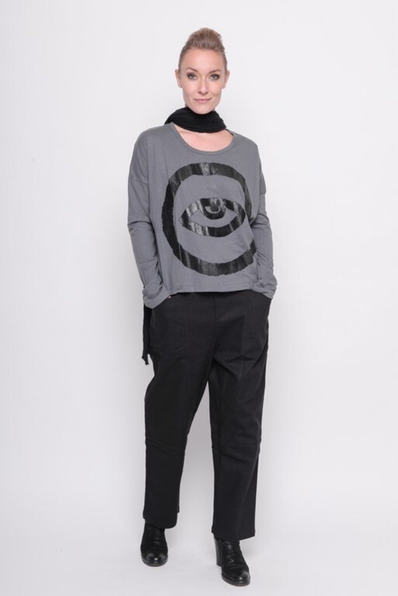 
                  
                    202.23.01 Top EYE 60% COTTON 40% MODAL GREY
                  
                