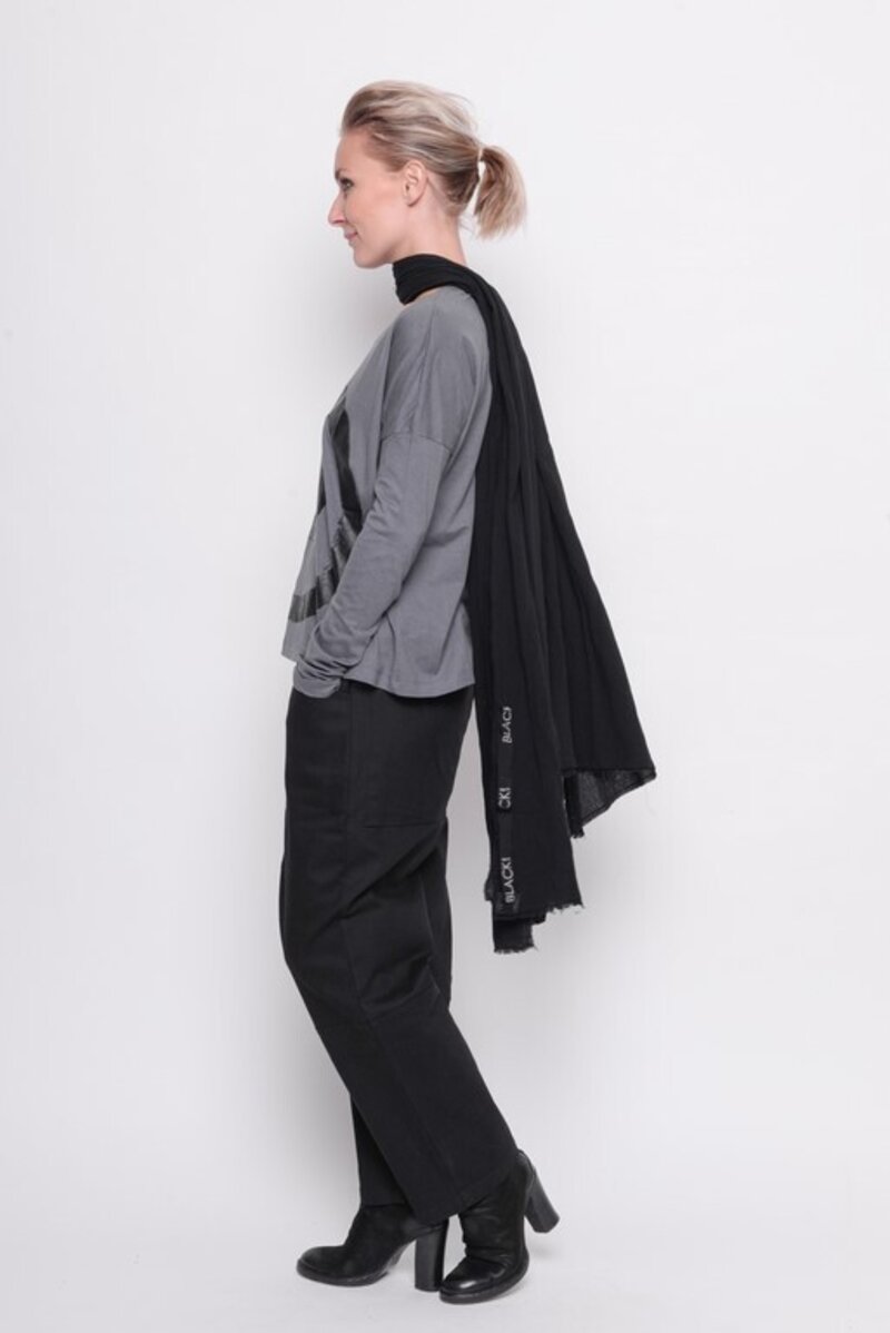 
                  
                    202.23.01 Top EYE 60% COTTON 40% MODAL GREY
                  
                