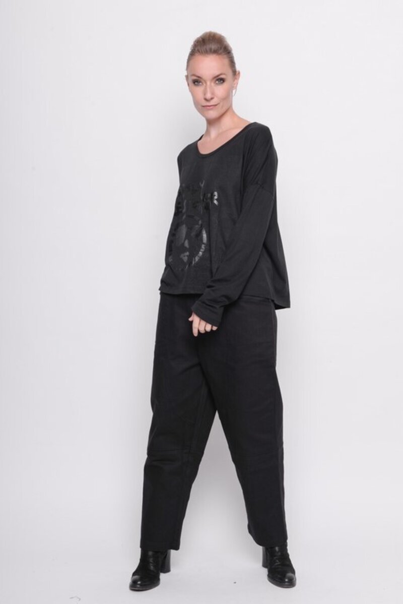 
                  
                    202.23.01 Top ONLY DESIGNER 60% COTTON 40% MODAL BLACK
                  
                