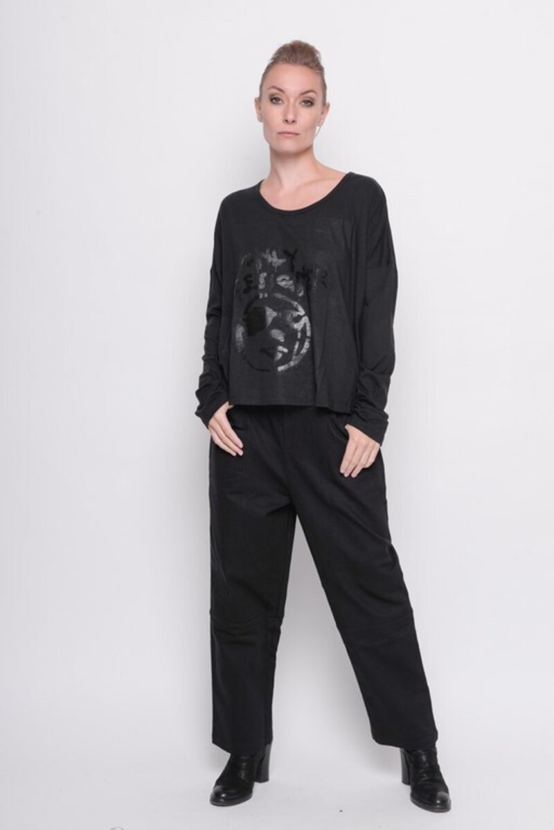 
                  
                    202.23.01 Top ONLY DESIGNER 60% COTTON 40% MODAL BLACK
                  
                