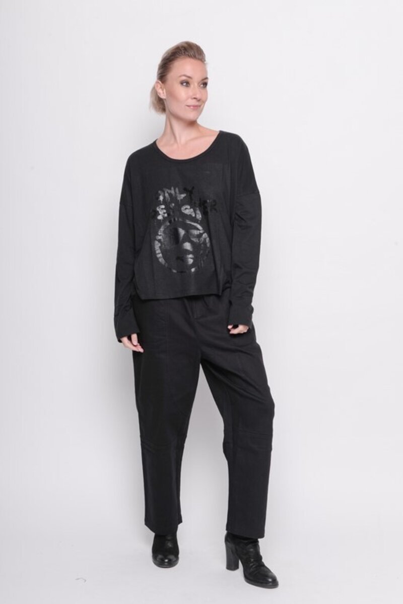 
                  
                    202.23.01 Top ONLY DESIGNER 60% COTTON 40% MODAL BLACK
                  
                