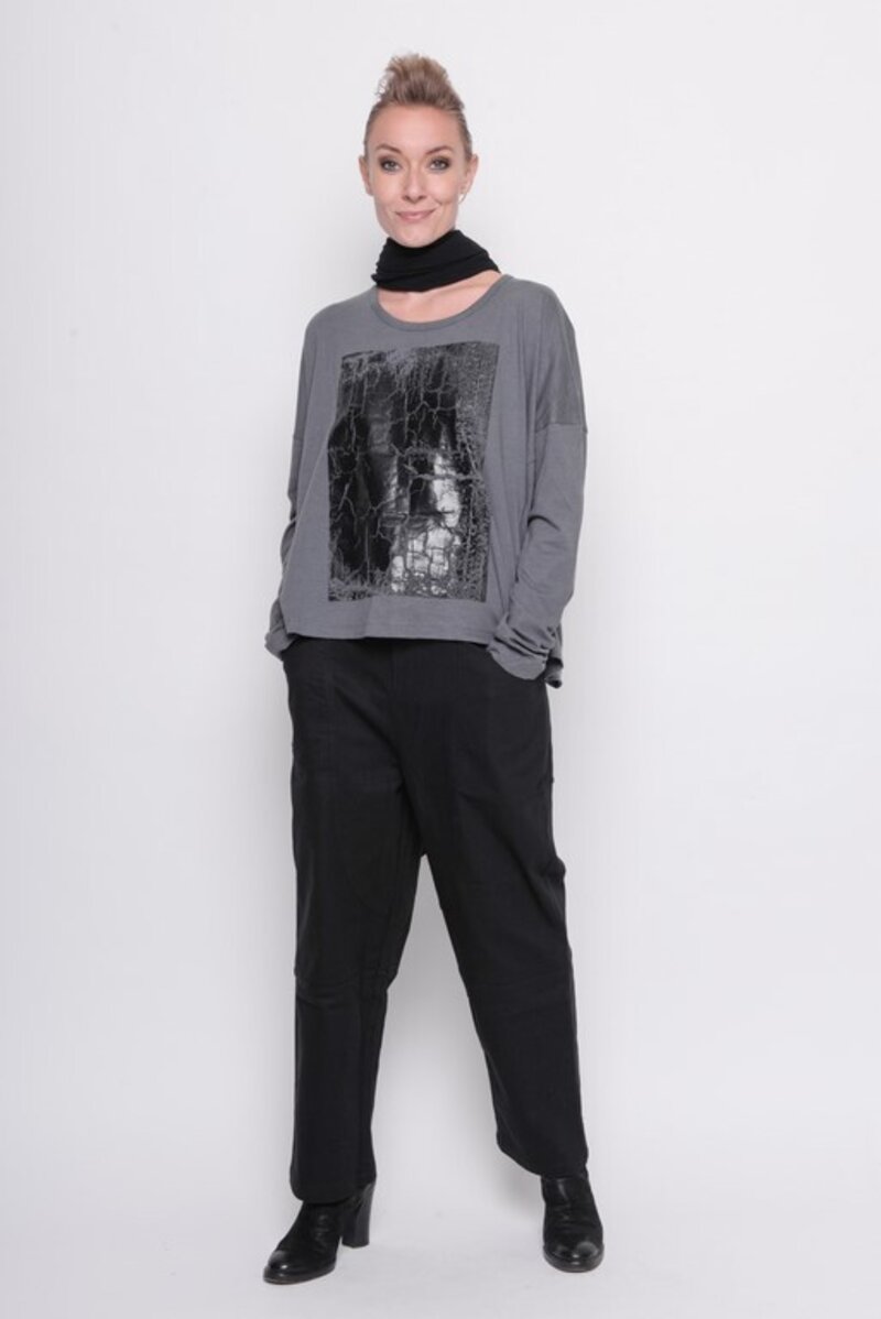 
                  
                    202.23.01 Top TRACKS 60% COTTON 40% MODAL GREY
                  
                