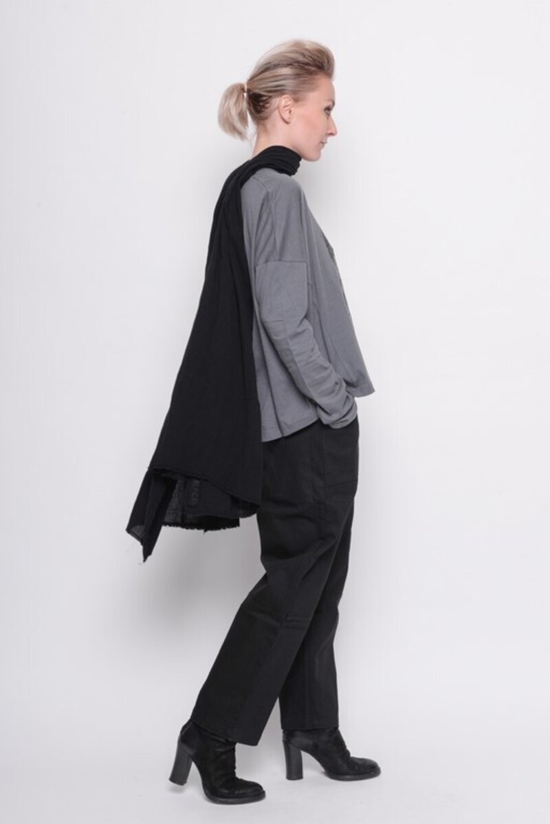 
                  
                    202.23.01 Top TRACKS 60% COTTON 40% MODAL GREY
                  
                