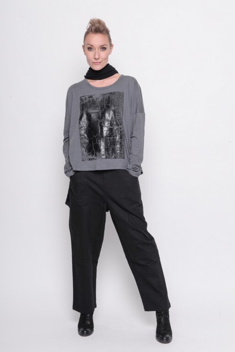 
                  
                    202.23.01 Top TRACKS 60% COTTON 40% MODAL GREY
                  
                