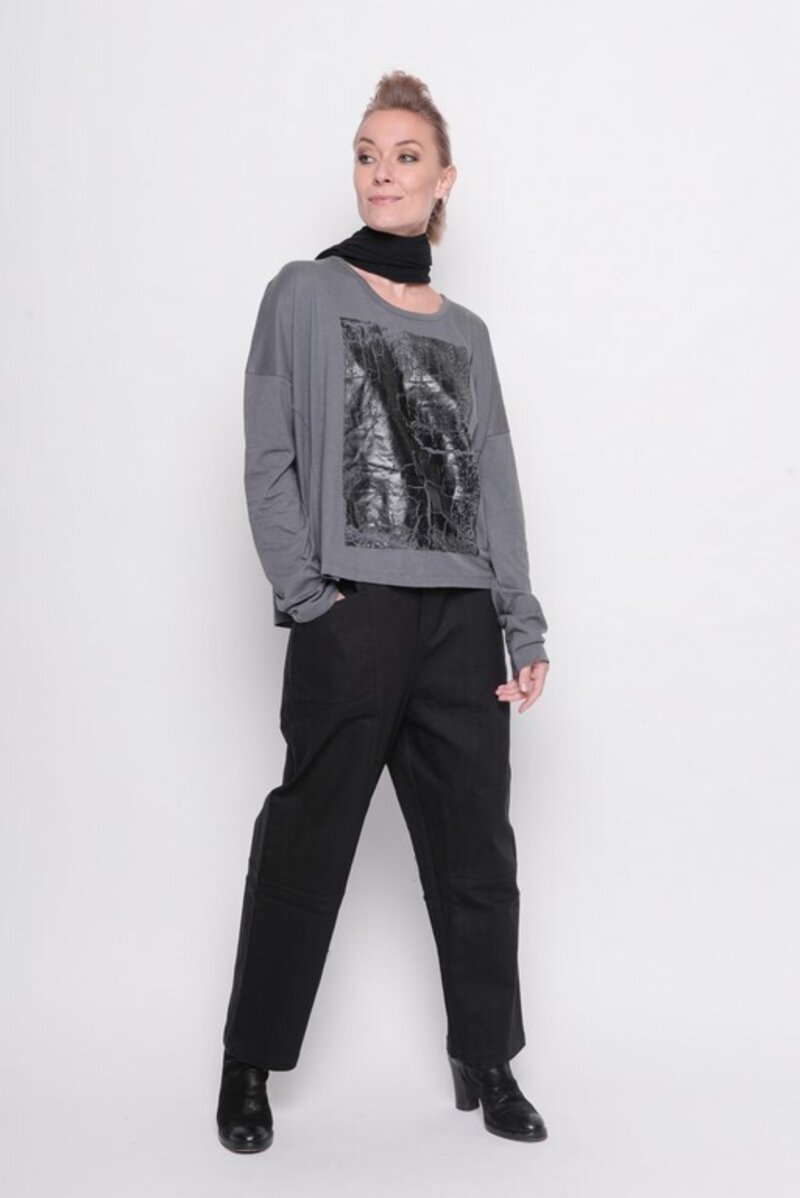 
                  
                    202.23.01 Top TRACKS 60% COTTON 40% MODAL GREY
                  
                