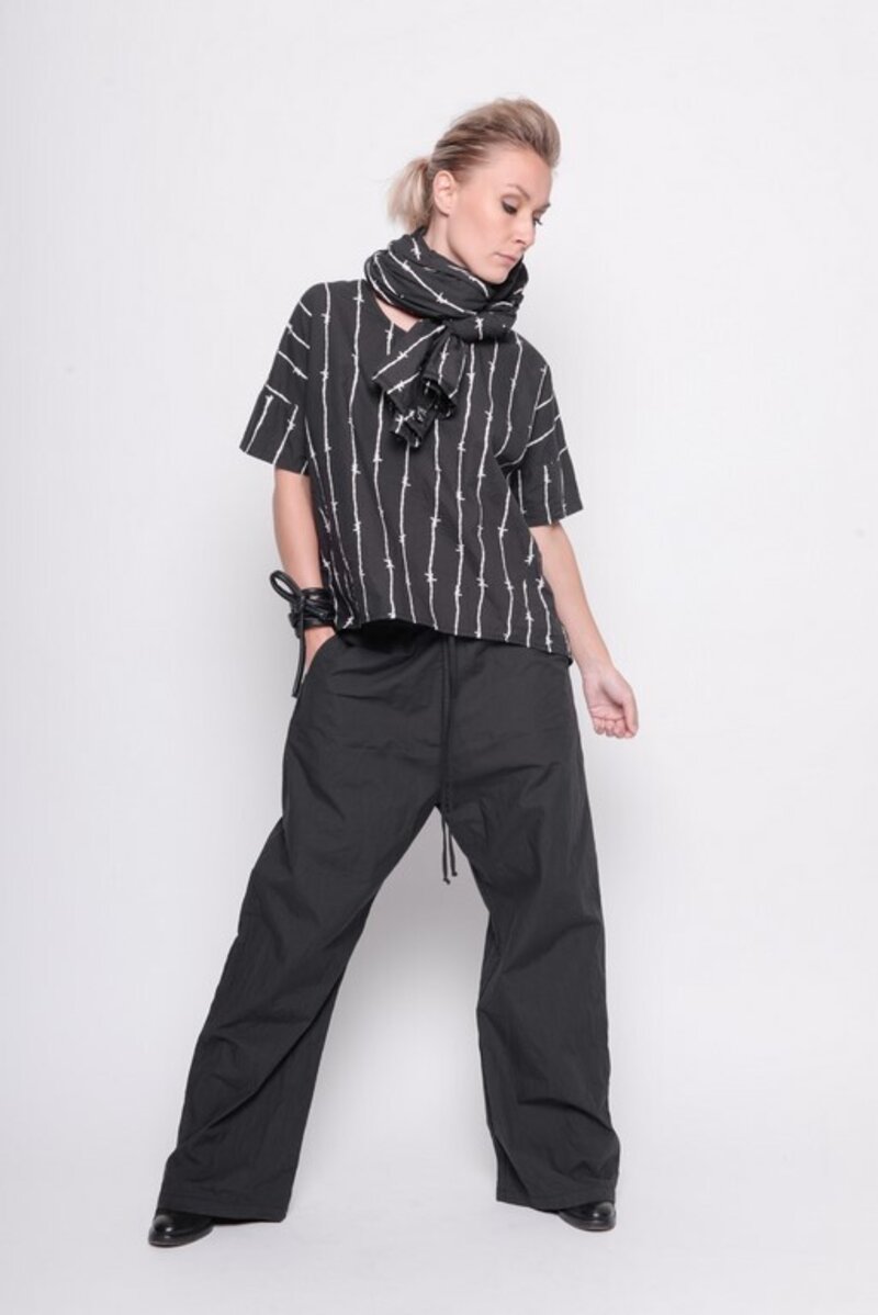 
                  
                    211.23.08 Top Thanks For The Love 100% Cotton Black with vapor print
                  
                