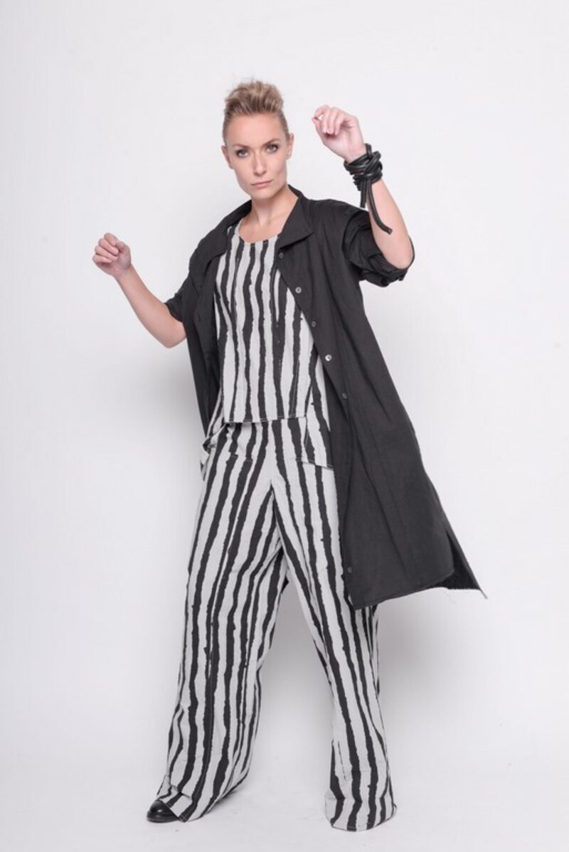 
                  
                    211.18.04 Top Wild Side 100% Cotton Stripe
                  
                