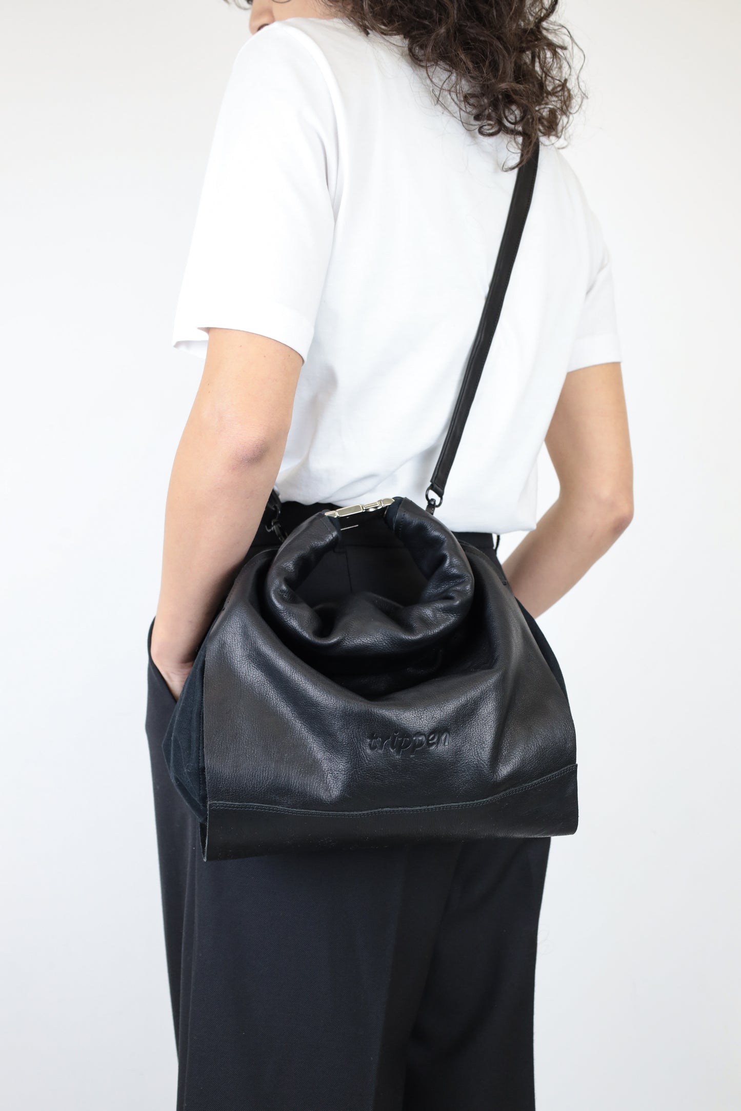 
                  
                    TRIPPEN BAG OBLO SMALL BLACK 100% LEATHER
                  
                