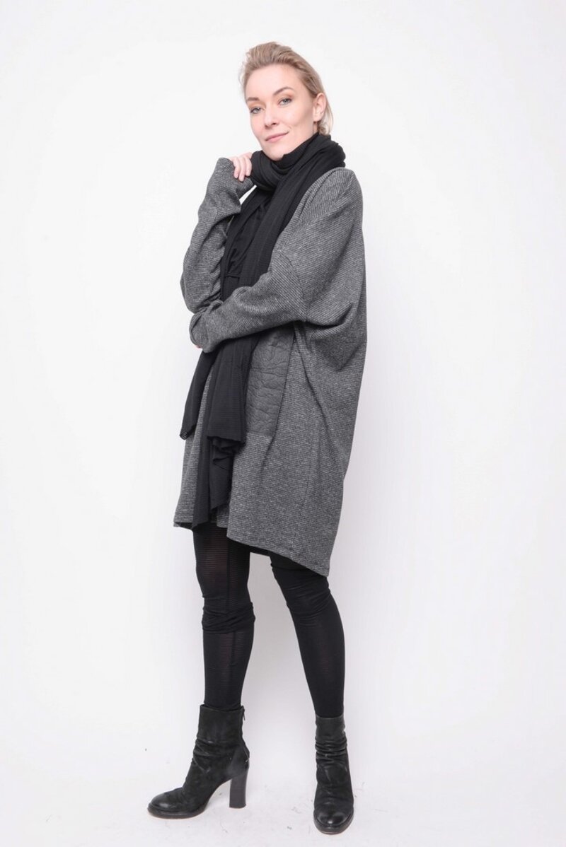 
                  
                    192.04.02 JOYFULL 87%COTTON/11%PA/2%EA BLACK
                  
                