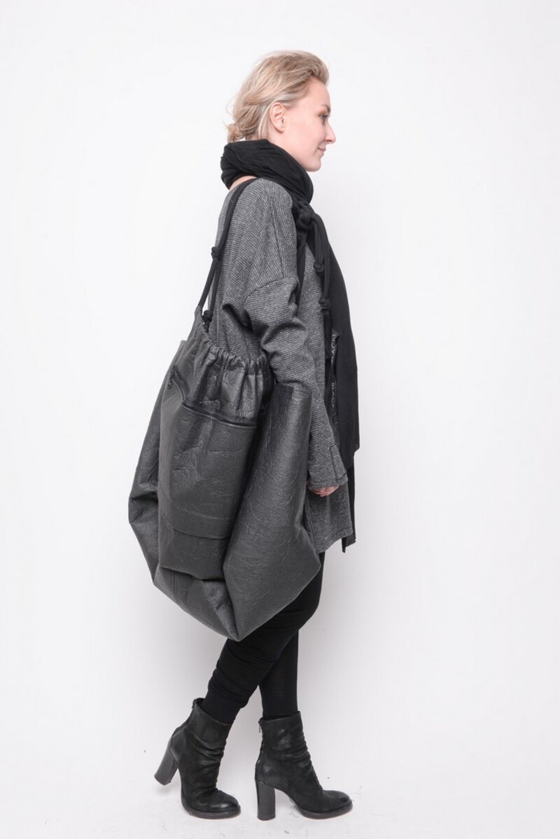 
                  
                    192.04.02 JOYFULL 87%COTTON/11%PA/2%EA BLACK
                  
                