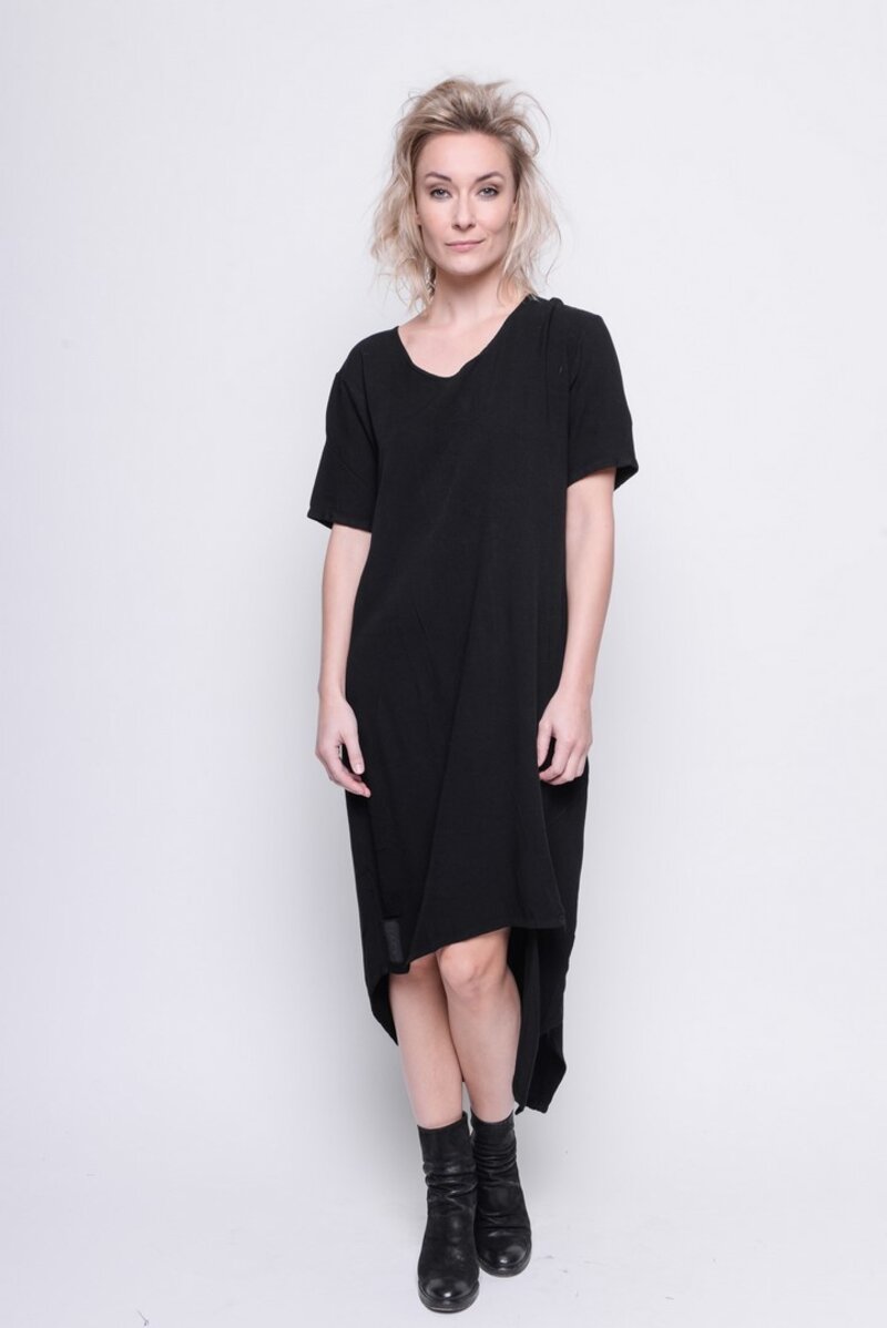 
                  
                    201.07.04 UNDERSTANDING 100% VISCOSE BLACK
                  
                