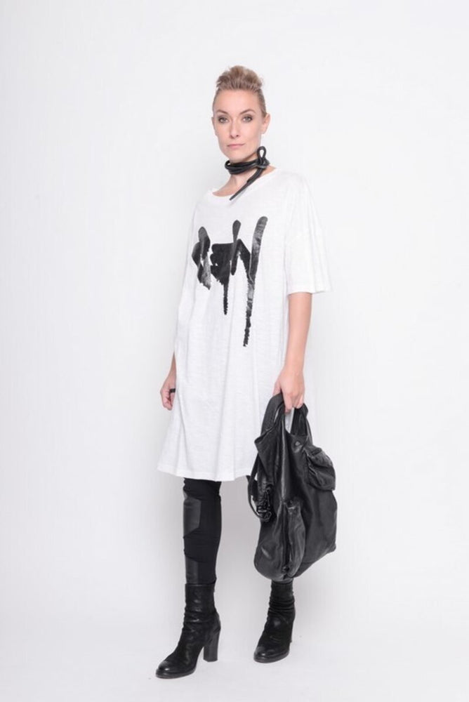 
                  
                    211.16.01 Big Shirt 100% cotton graffiti black on white
                  
                