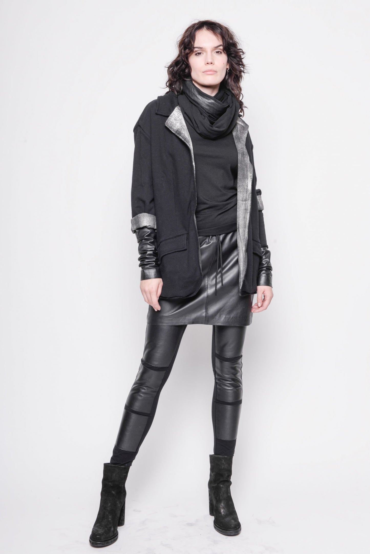 
                  
                    221.03.11 baquette 100% co 100 BLACK
                  
                