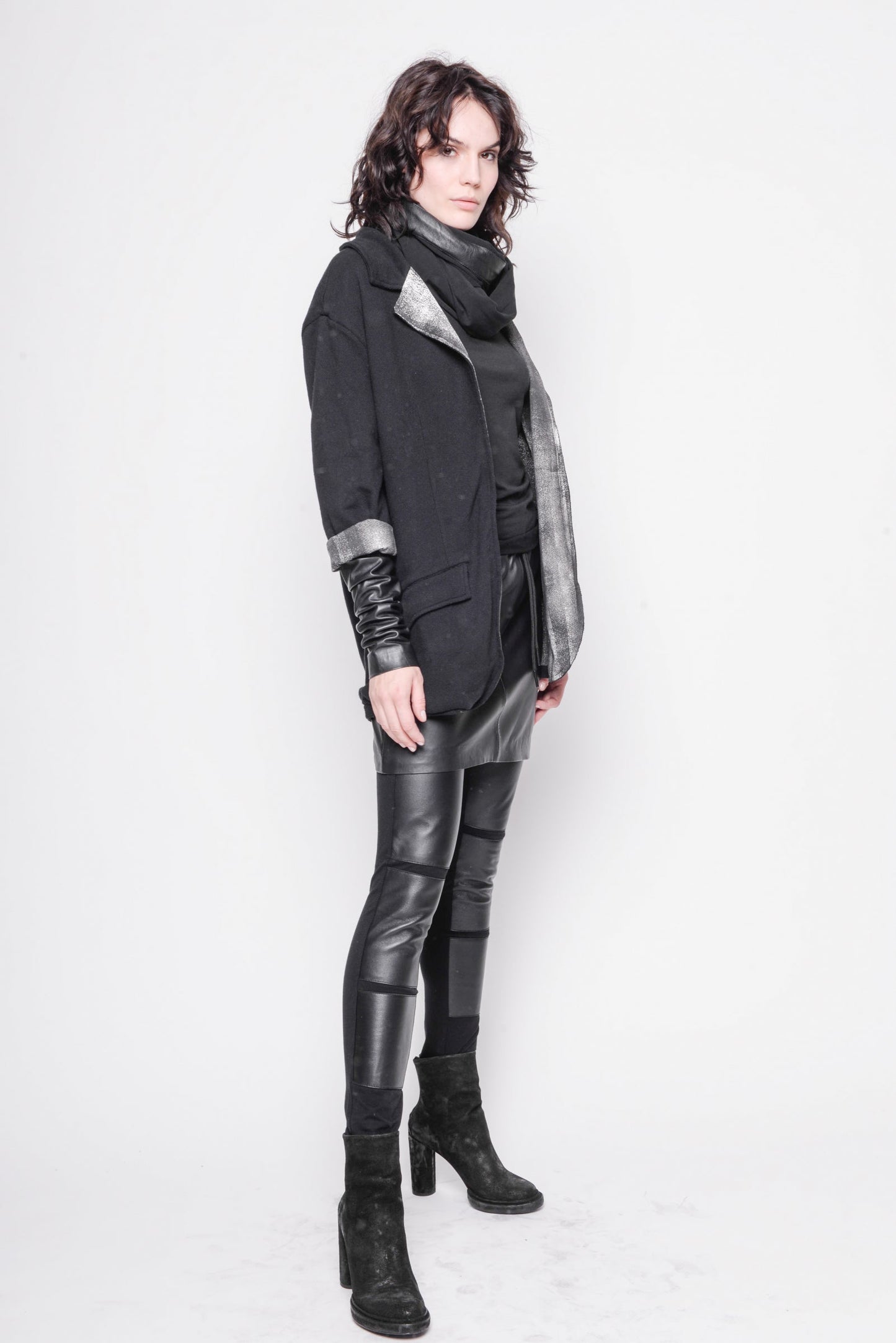 
                  
                    221.03.11 baquette 100% co 100 BLACK
                  
                